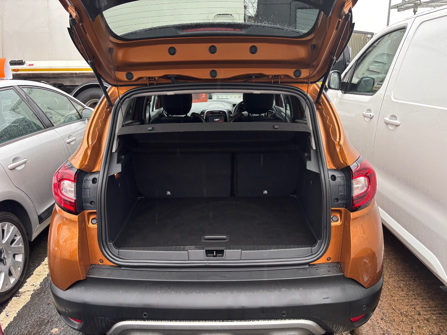 Used Renault Captur 2018 for sale - 77195539: Photo 12