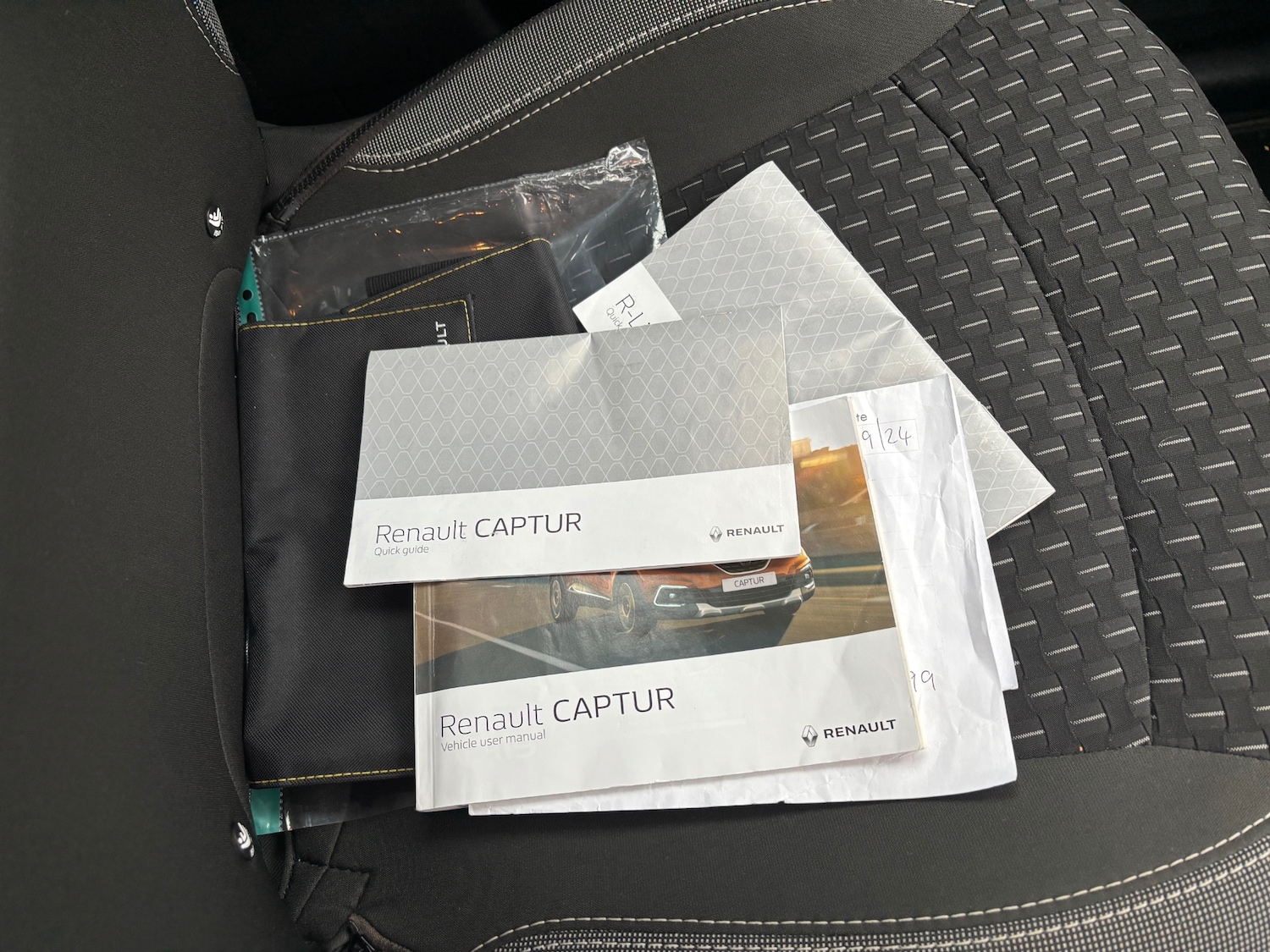 Used Renault Captur 2018 for sale - 77195539: Photo 9