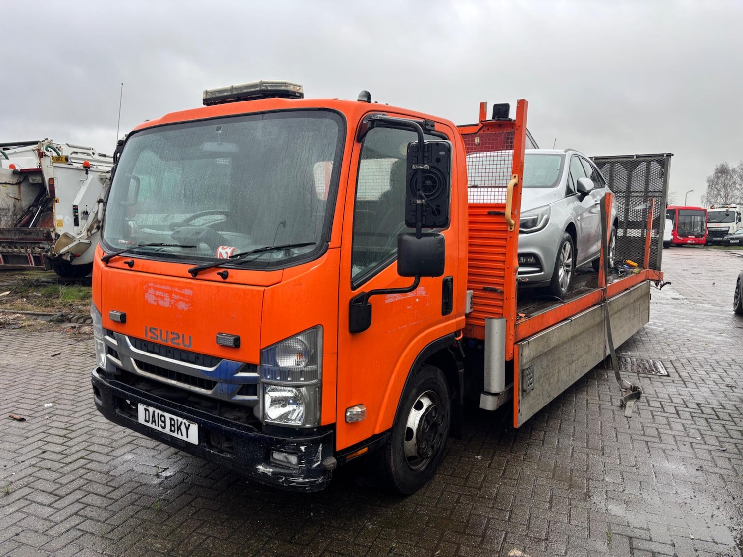 Used Isuzu Forward 2019 for sale - 77279076: Photo 2