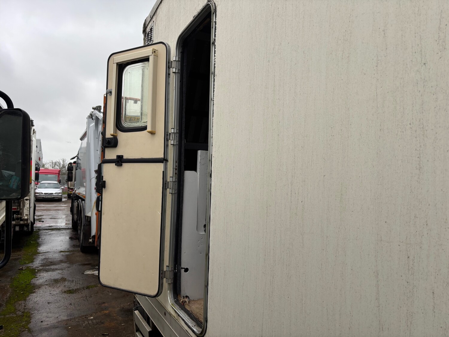 Used Isuzu Forward 2013 for sale - 77847477: Photo 15