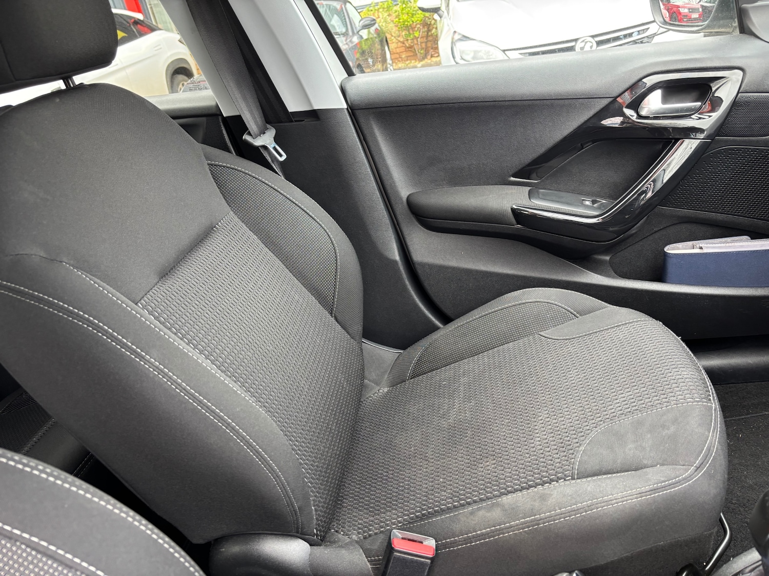 Used Peugeot 208 2016 for sale - 77900982: Photo 16