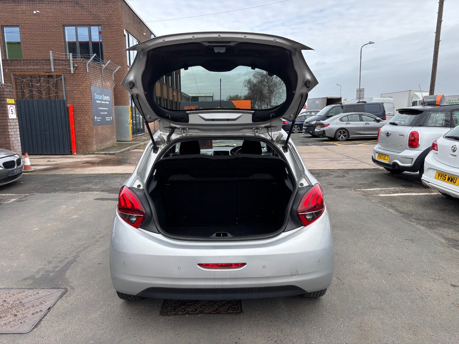 Used Peugeot 208 2016 for sale - 77900982: Photo 32