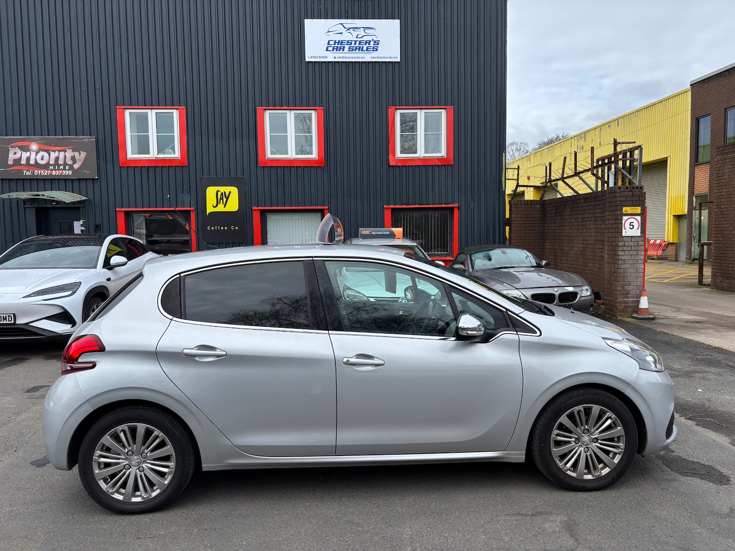 Used Peugeot 208 2016 for sale - 77900982: Photo 8