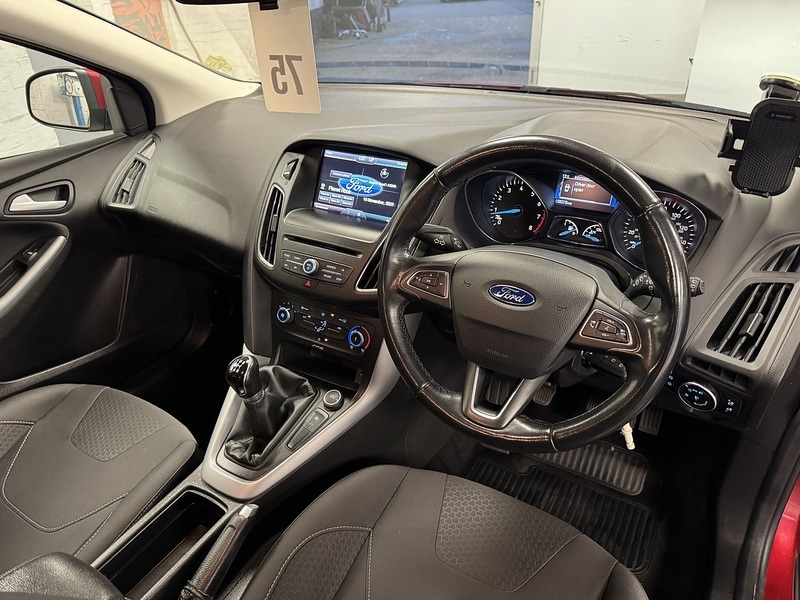Used Ford Focus 2015 for sale - 76605250: Photo 11