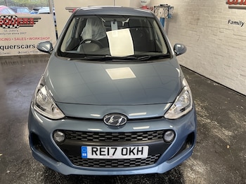 Used Hyundai i10 2017 for sale - 76496975: Photo