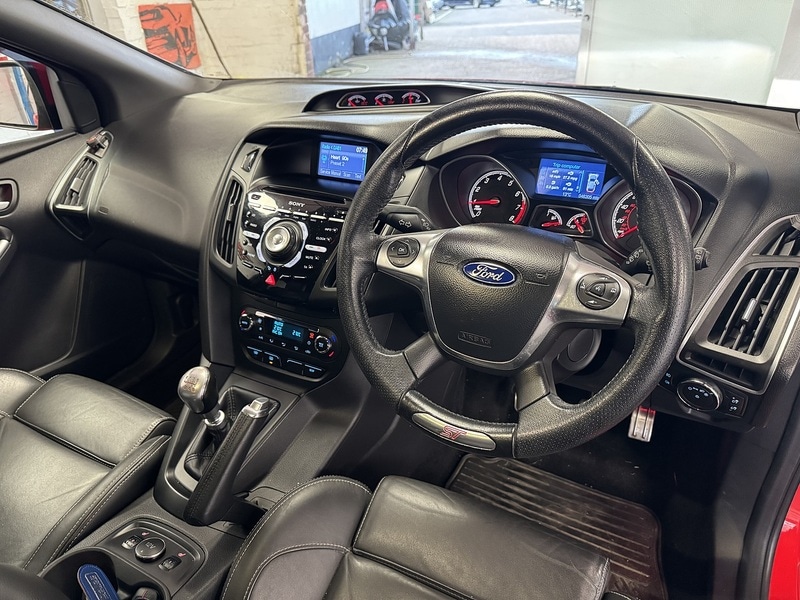 Used Ford Focus 2013 for sale - 76413307: Photo 13