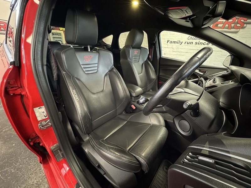 Used Ford Focus 2013 for sale - 76413307: Photo 14