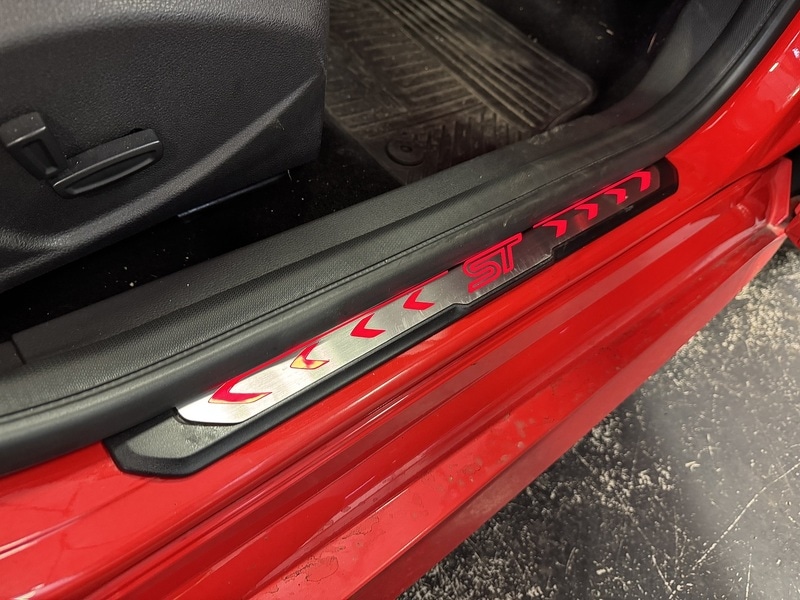 Used Ford Focus 2013 for sale - 76413307: Photo 25