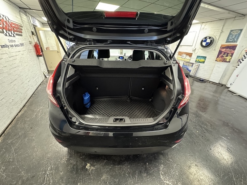 Used Ford Fiesta 2015 for sale - 76330439: Photo 10
