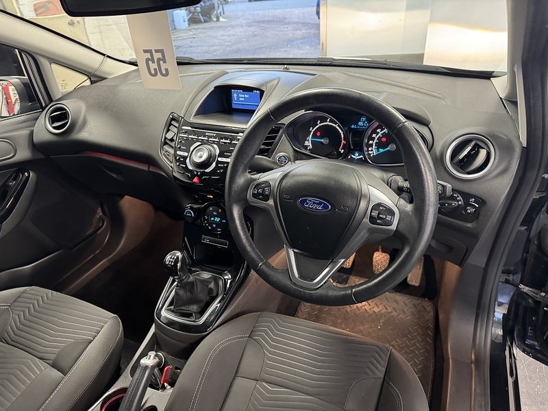 Used Ford Fiesta 2015 for sale - 76330439: Photo 11