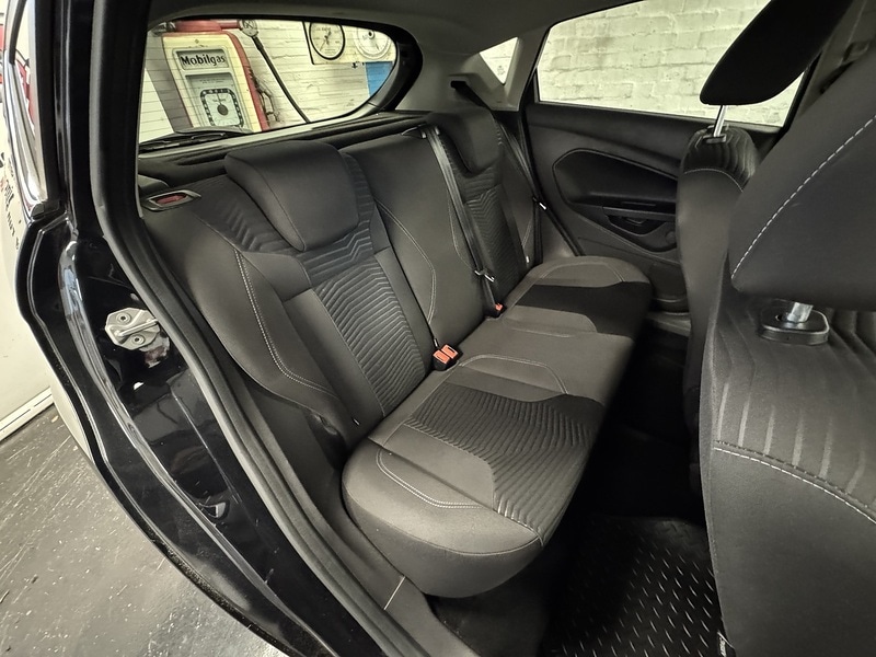 Used Ford Fiesta 2015 for sale - 76330439: Photo 13