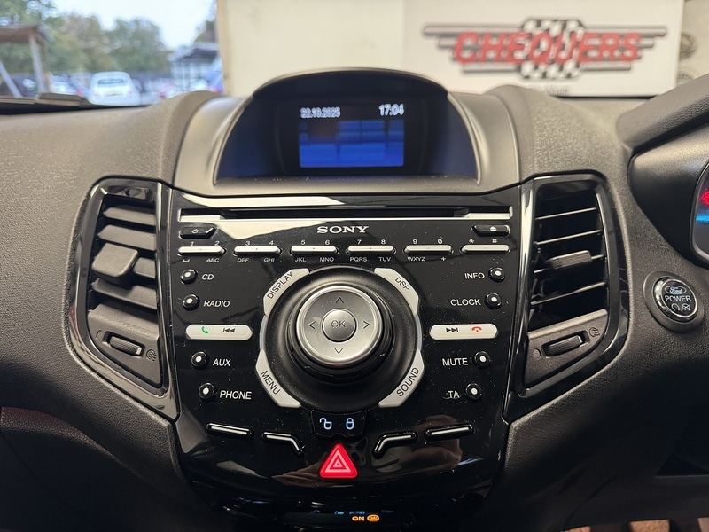 Used Ford Fiesta 2015 for sale - 76330439: Photo 15