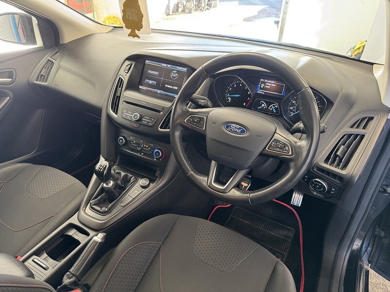 Used Ford Focus 2015 for sale - 77953560: Photo 11