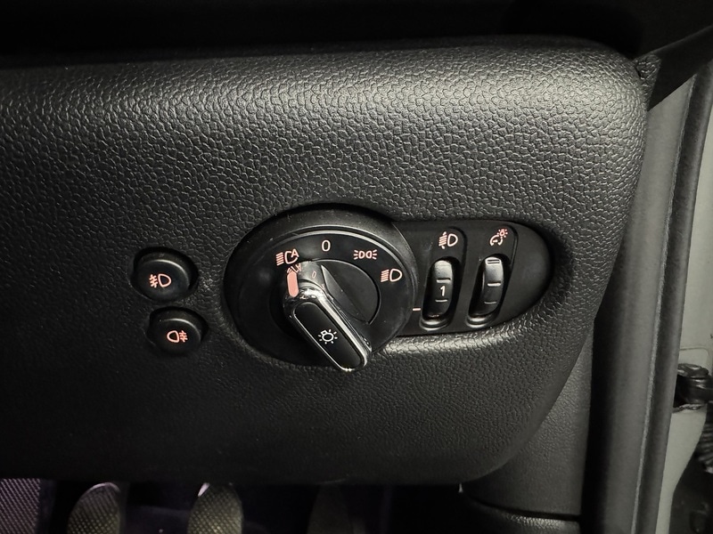 Used MINI Convertible 2018 for sale - 76396541: Photo 21