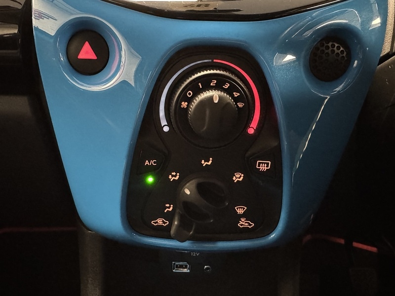 Used Toyota AYGO 2015 for sale - 77024014: Photo 21