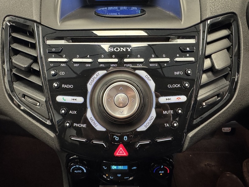 Used Ford Fiesta 2013 for sale - 76910683: Photo 17