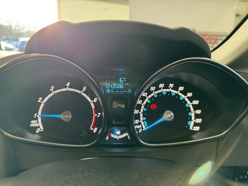 Used Ford Fiesta 2015 for sale - 76903780: Photo 12