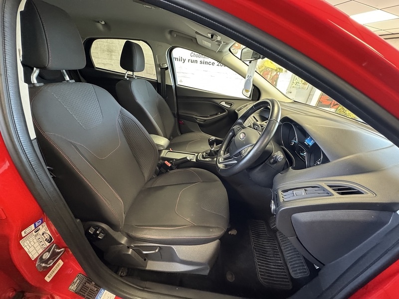 Used Ford Focus 2015 for sale - 77932607: Photo 13