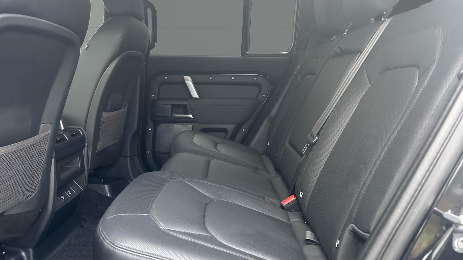 Used Land Rover Defender 2022 for sale - 76693208: Photo 4