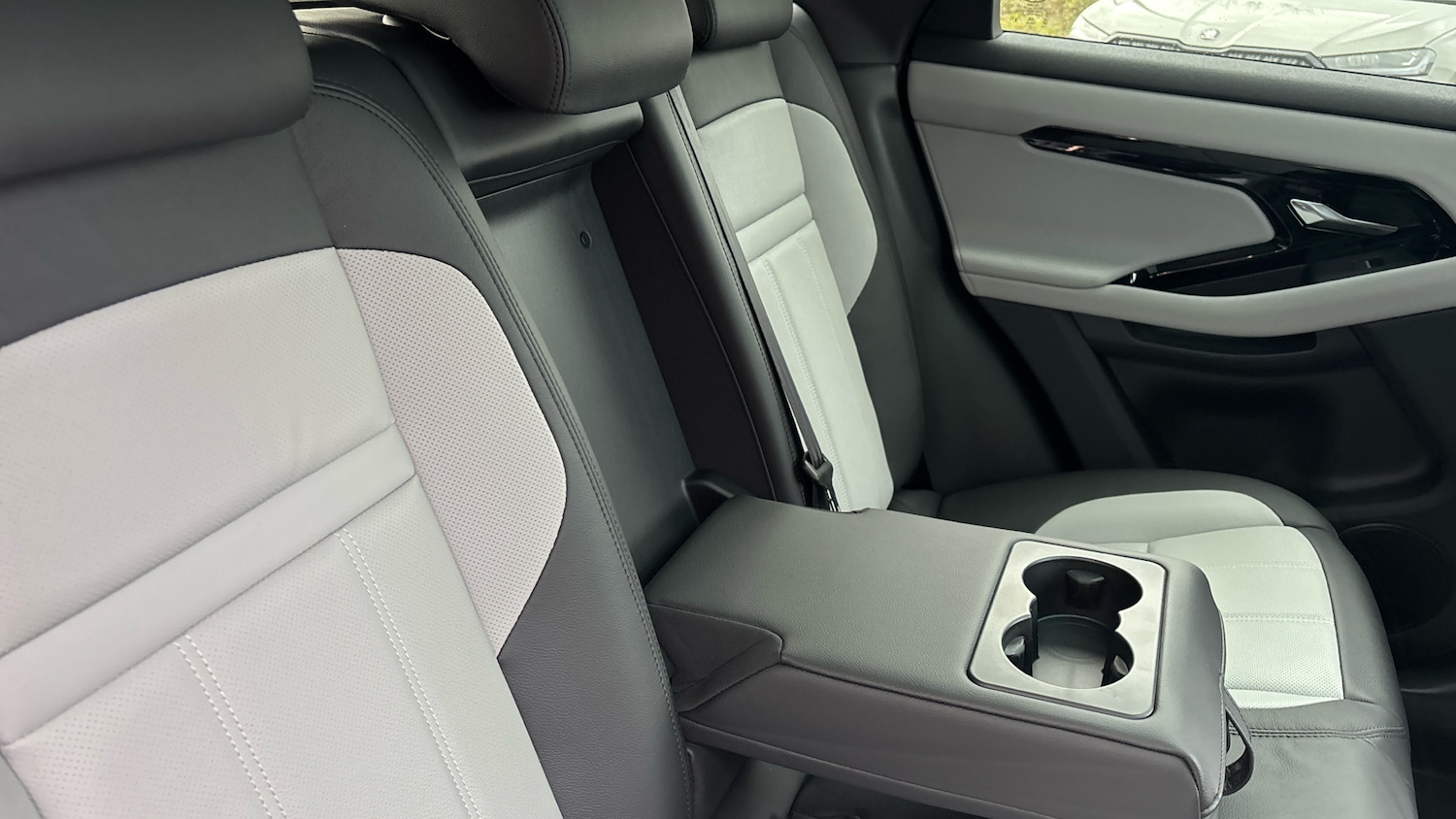 Used Land Rover Range Rover Evoque 2025 for sale - 78152915: Photo 28