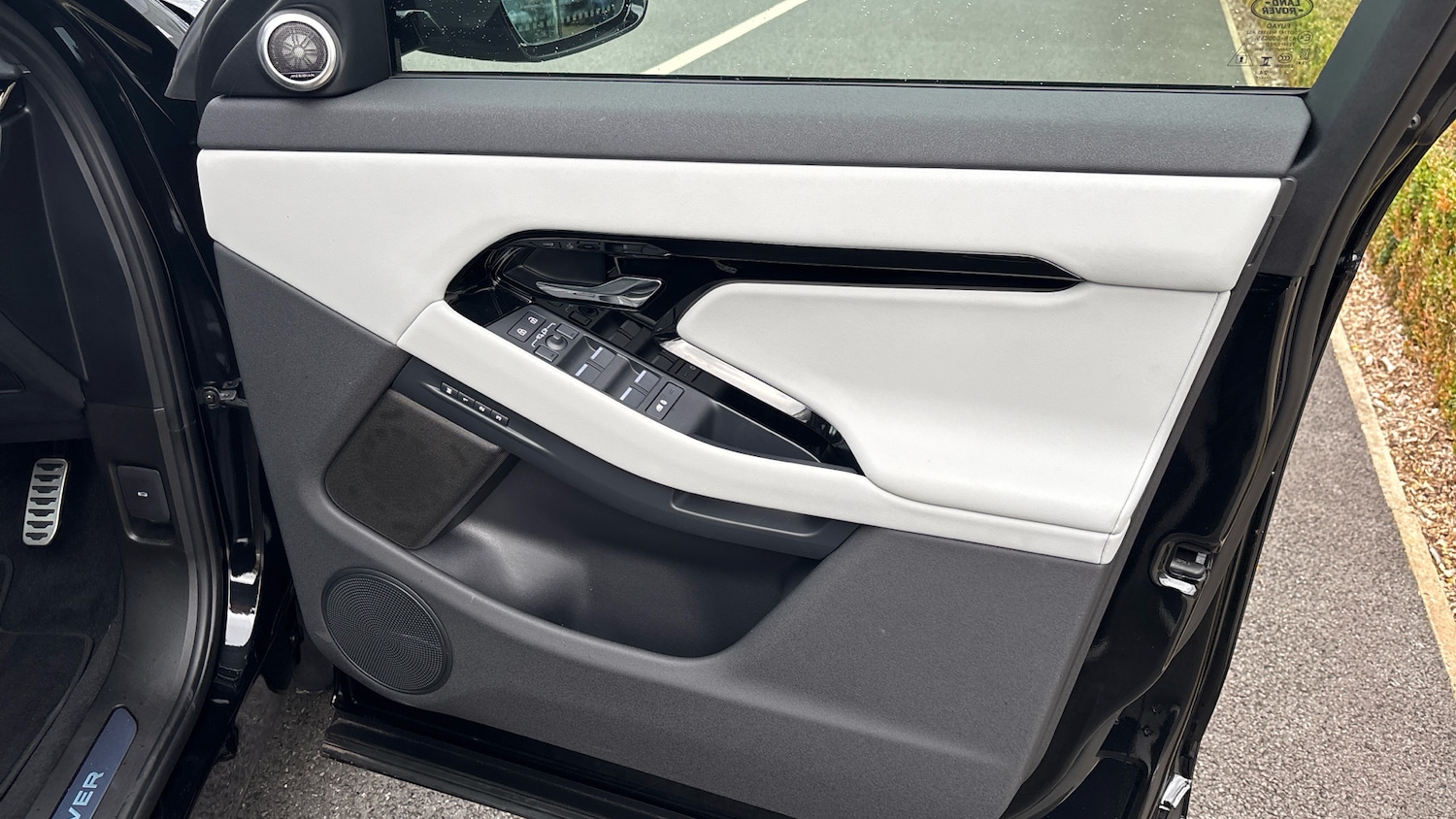 Used Land Rover Range Rover Evoque 2025 for sale - 78152915: Photo 32