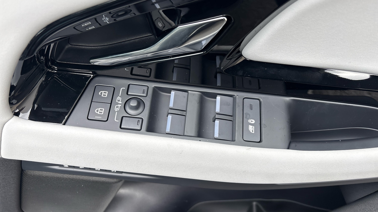 Used Land Rover Range Rover Evoque 2025 for sale - 78152915: Photo 33