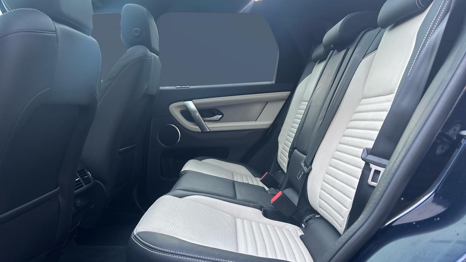 Used Land Rover Discovery Sport 2022 for sale - 77381496: Photo 4