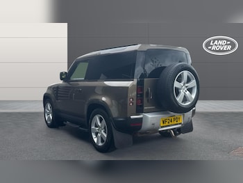 Used Land Rover Defender 2024 for sale - 78733335: Photo