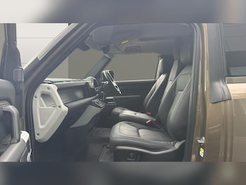 Used Land Rover Defender 2024 for sale - 78733335: Photo