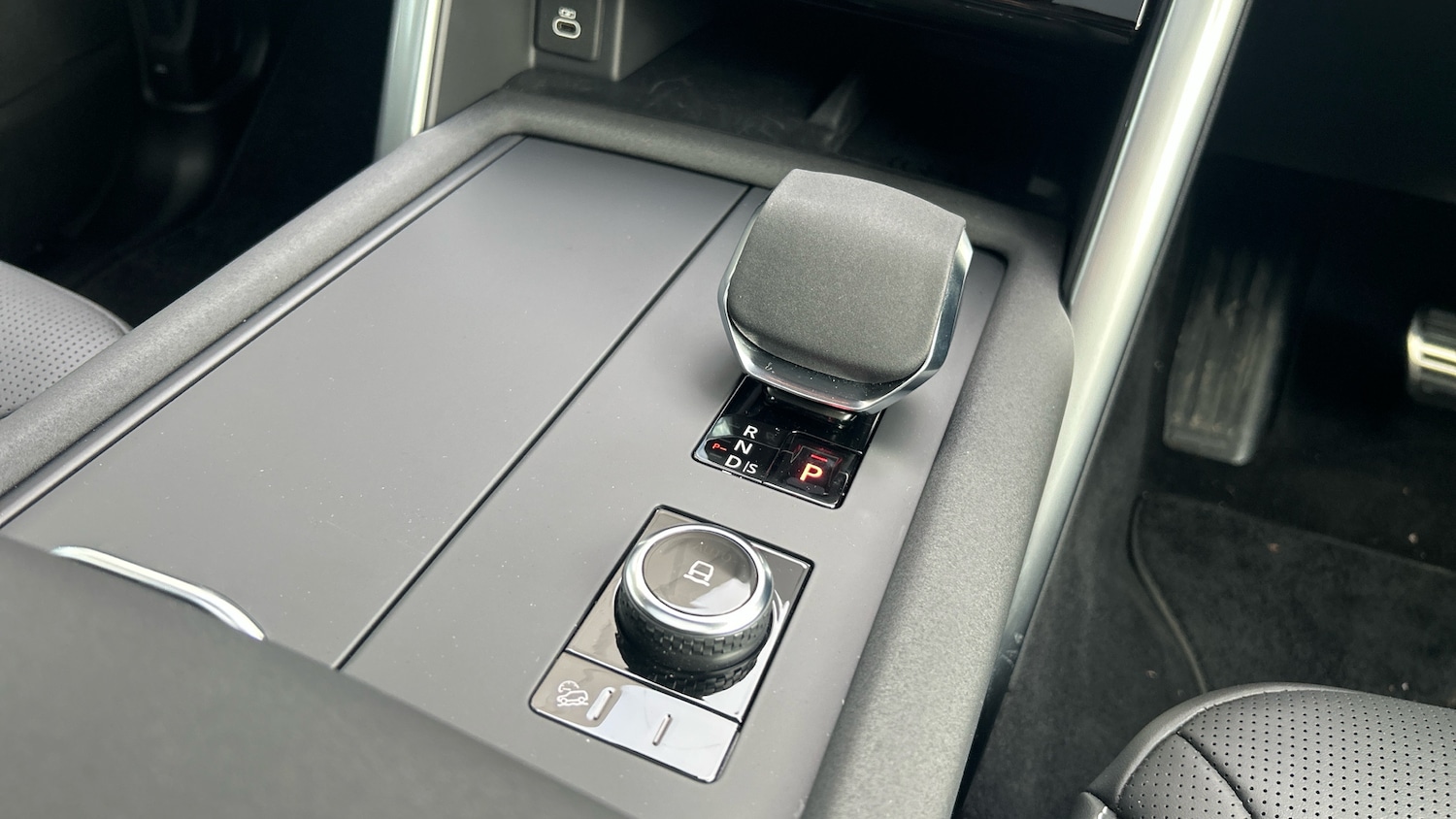 Used Land Rover Discovery 2025 for sale - 76892870: Photo 13