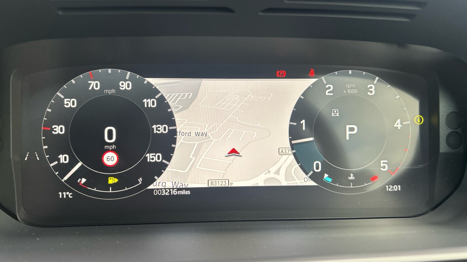 Used Land Rover Discovery 2025 for sale - 76892870: Photo 16