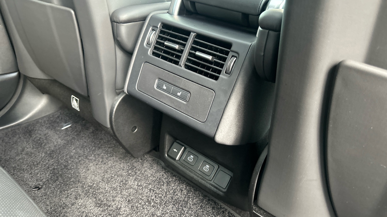 Used Land Rover Discovery 2025 for sale - 76892870: Photo 18