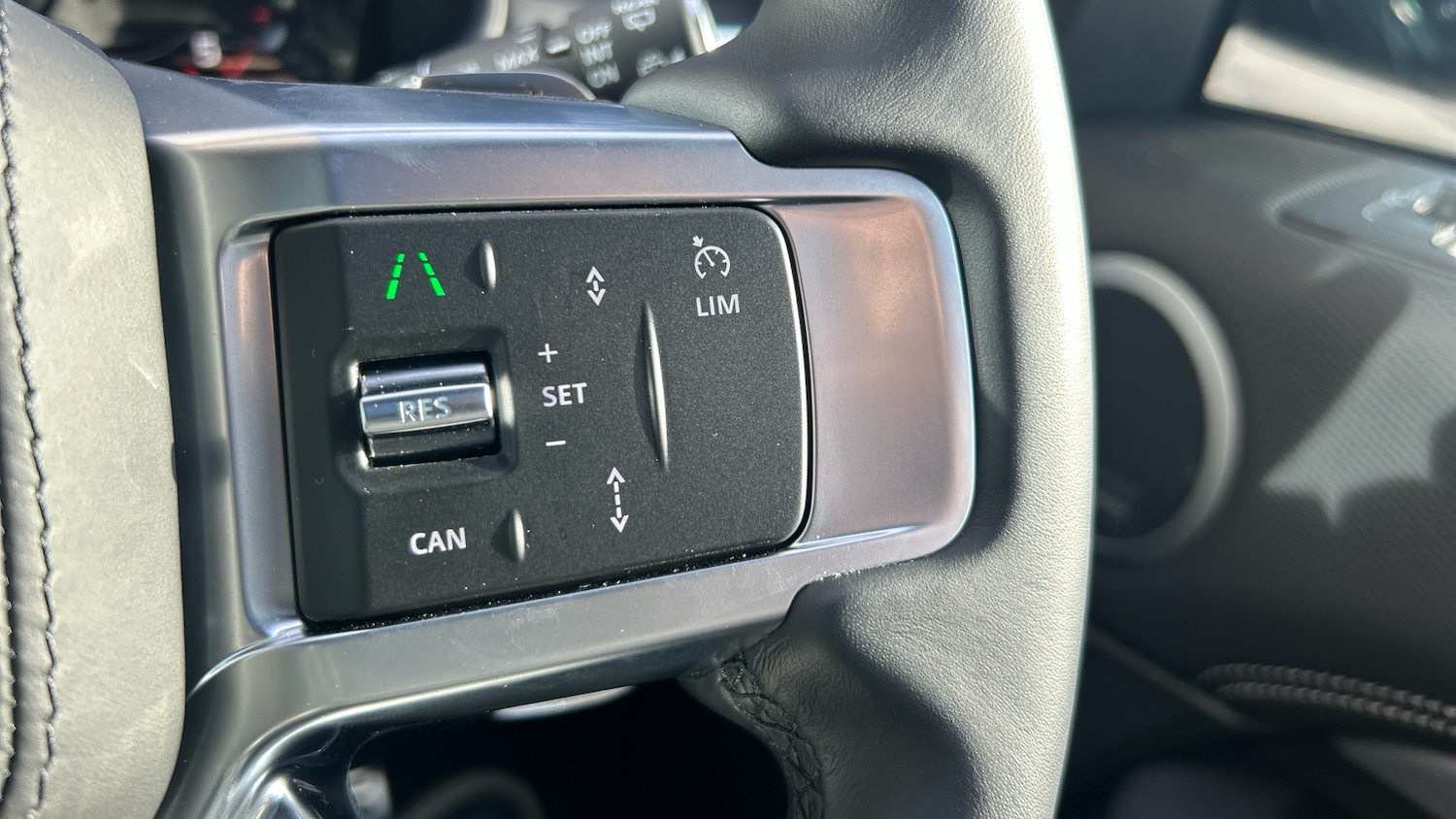 Used Land Rover Discovery 2025 for sale - 76892870: Photo 68