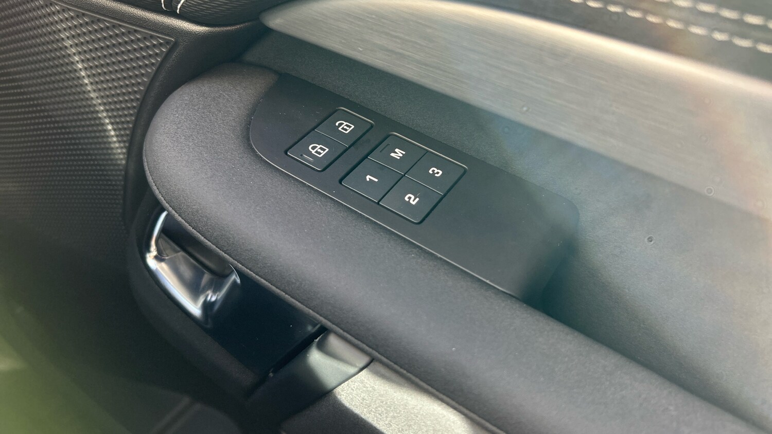 Used Land Rover Discovery 2025 for sale - 76892870: Photo 79