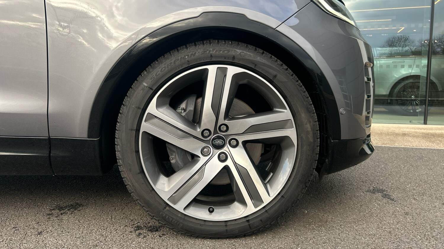 Used Land Rover Discovery 2025 for sale - 76892870: Photo 8