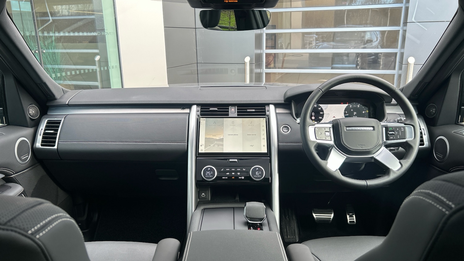 Used Land Rover Discovery 2025 for sale - 76892870: Photo 9