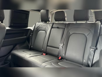 Used Land Rover Defender 2023 for sale - 78092568: Photo