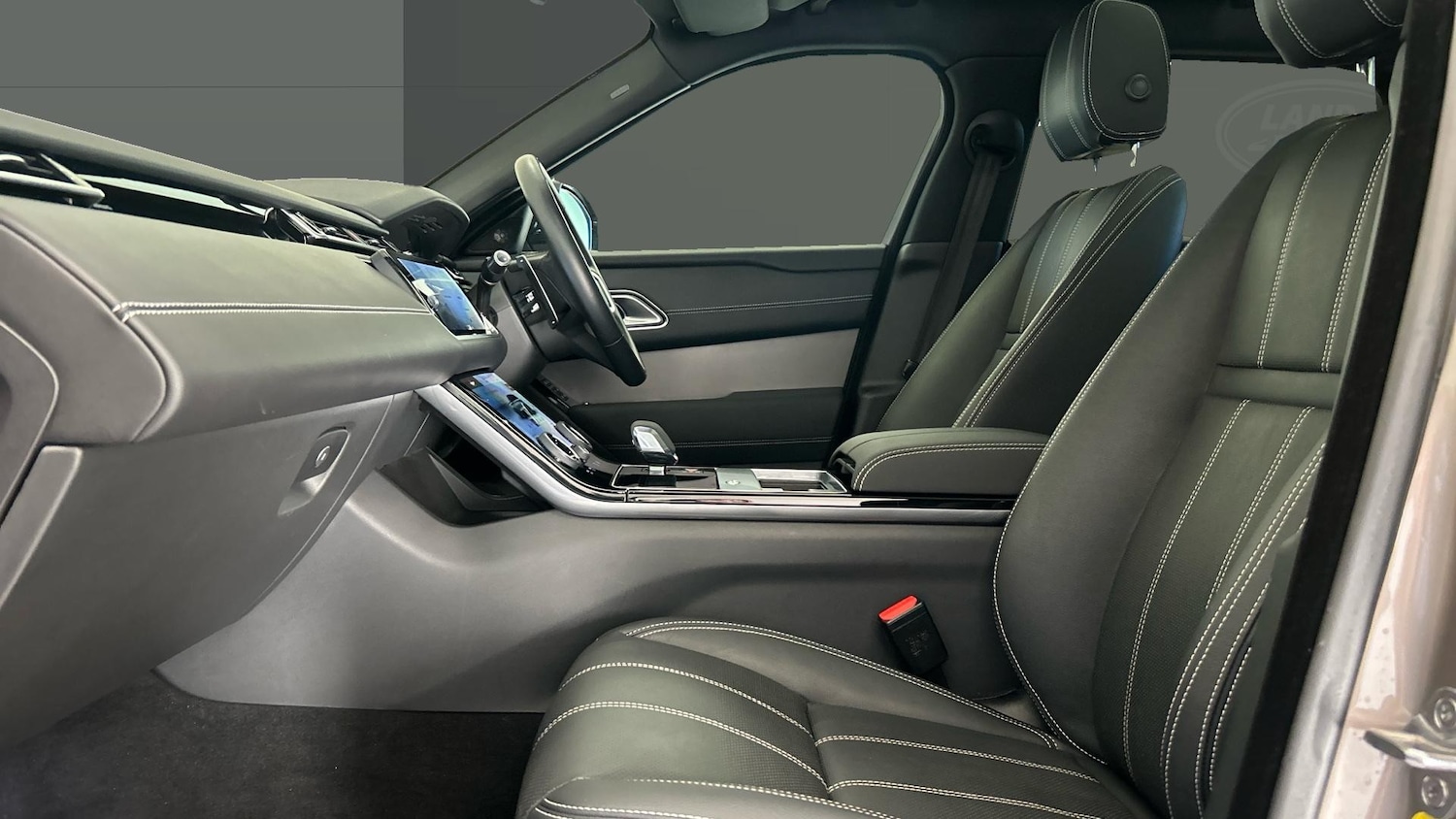 Used Land Rover Range Rover Velar 2022 for sale - 76904873: Photo 3