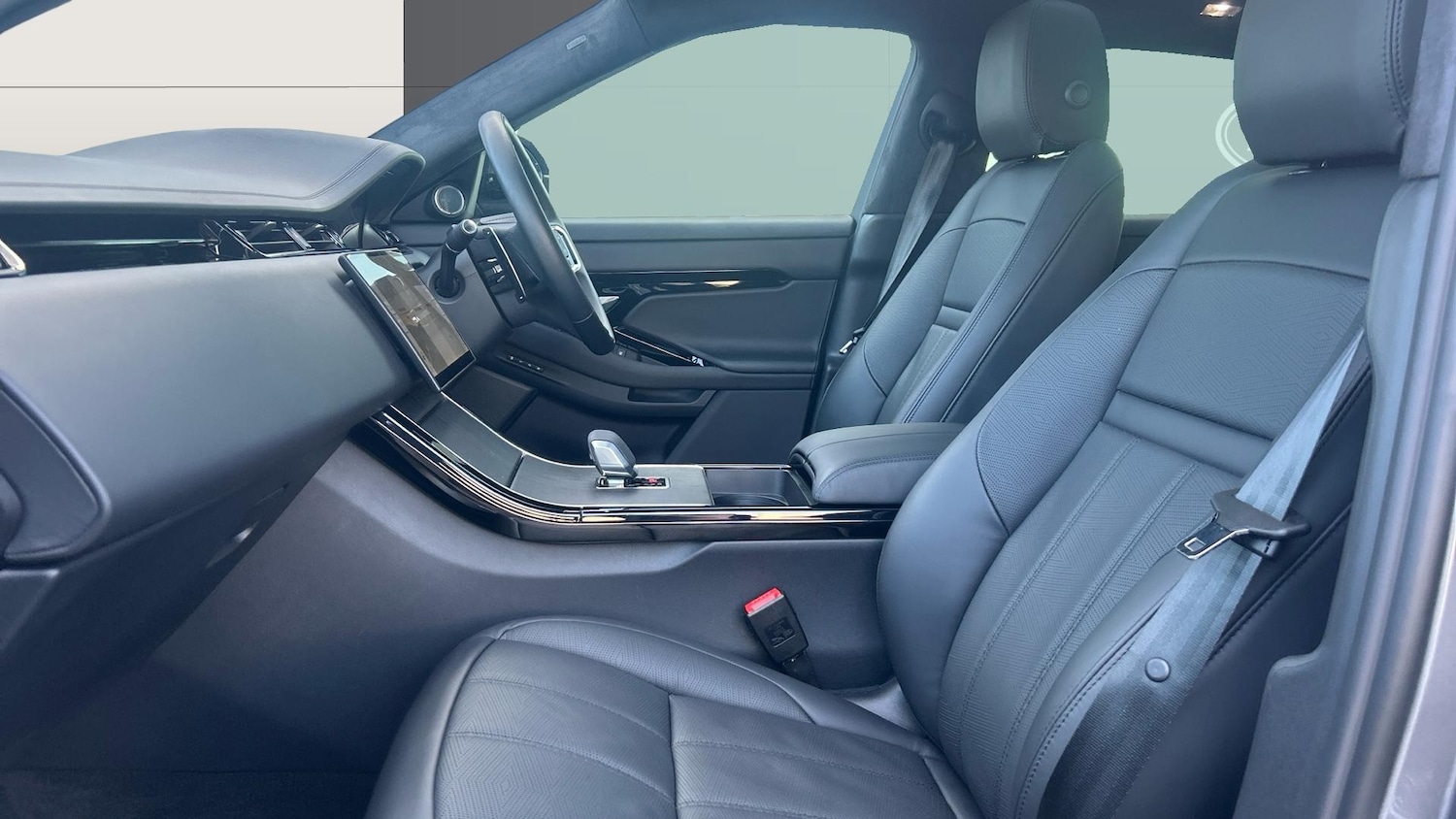 Used Land Rover Range Rover Evoque 2025 for sale - 77639082: Photo 3