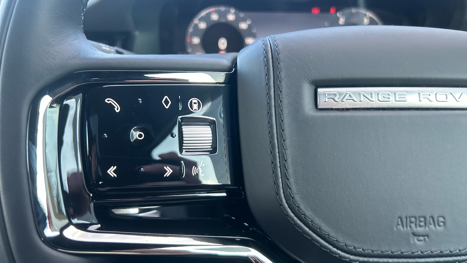 Used Land Rover Range Rover Evoque 2025 for sale - 77639082: Photo 54