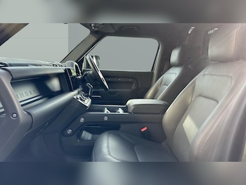 Used Land Rover Defender 2025 for sale - 78420679: Photo