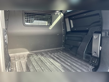 Used Land Rover Defender 2025 for sale - 78420679: Photo