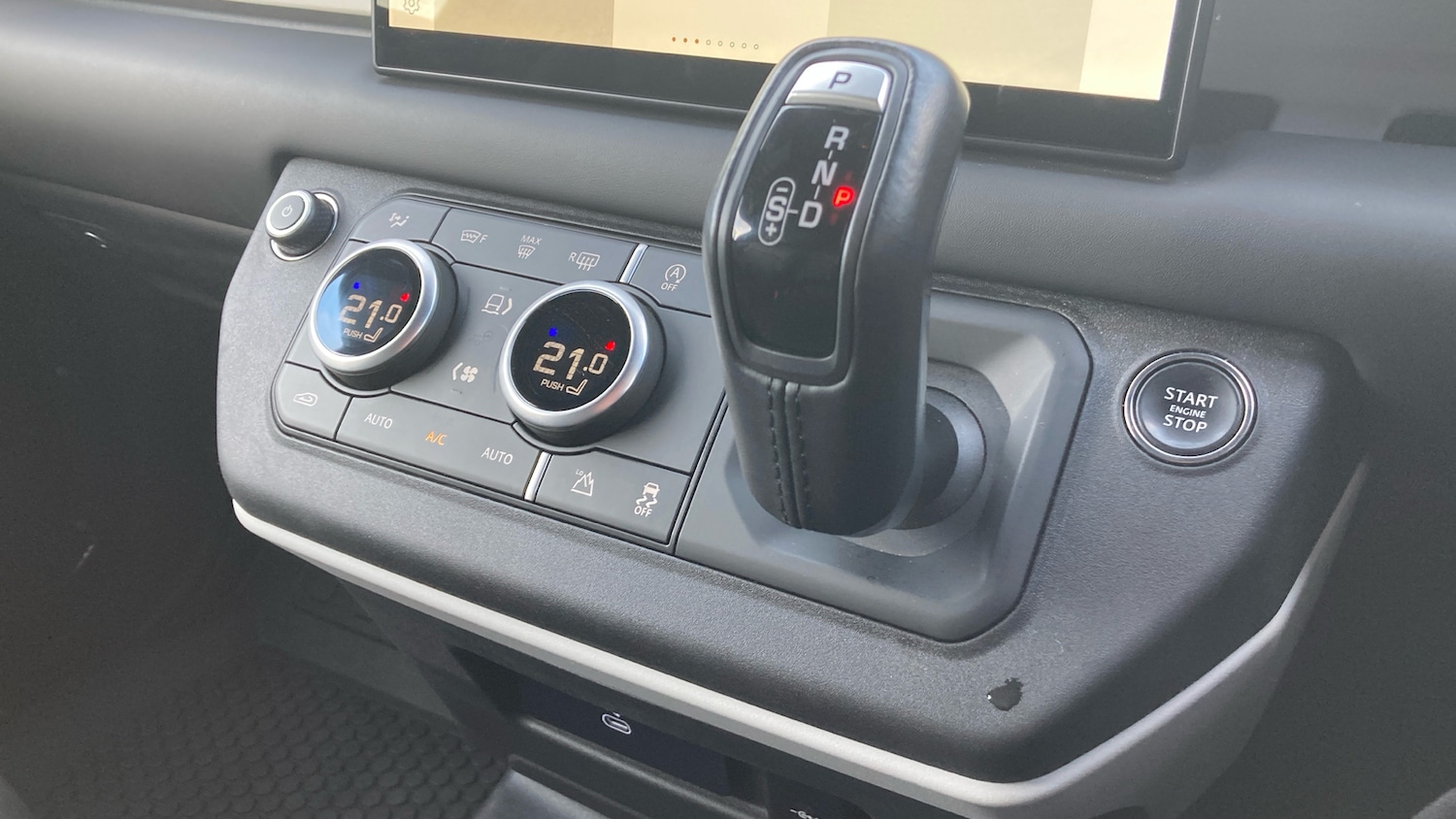 Used Land Rover Defender 2024 for sale - 76565297: Photo 13