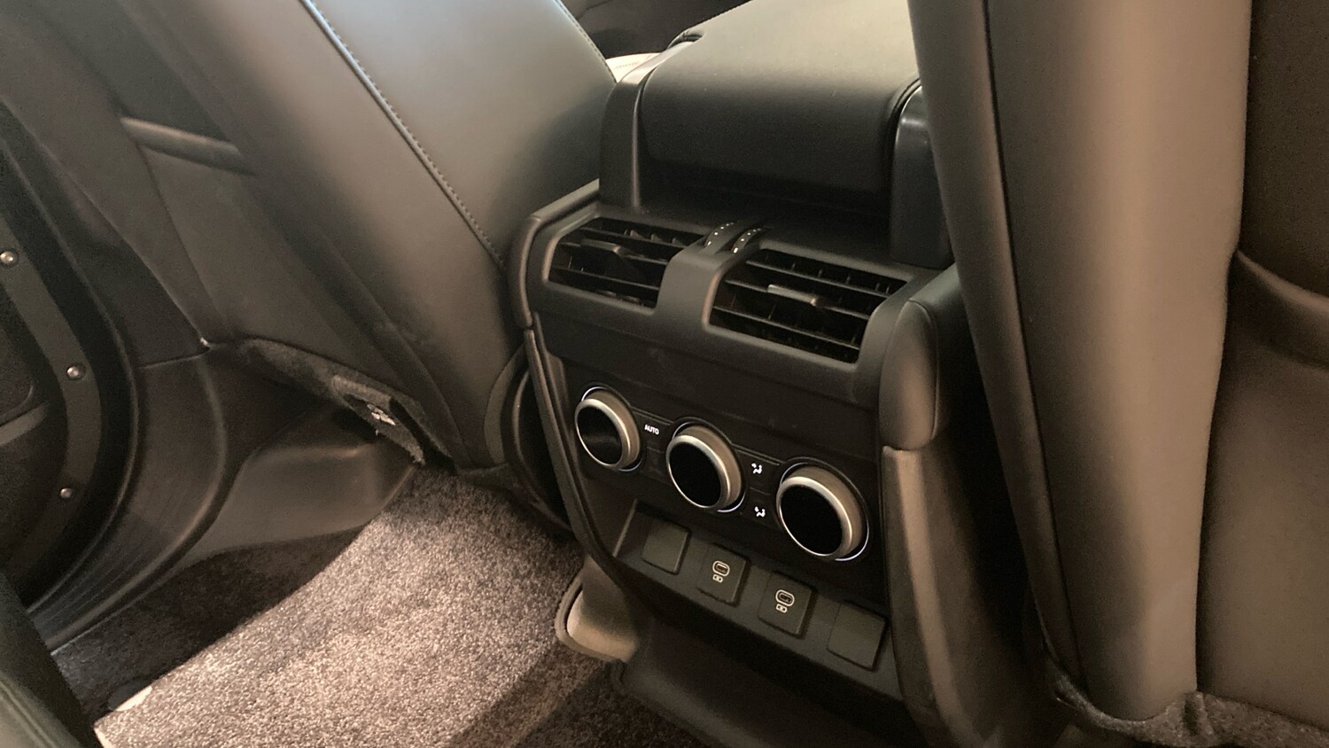 Used Land Rover Defender 2024 for sale - 76565297: Photo 18