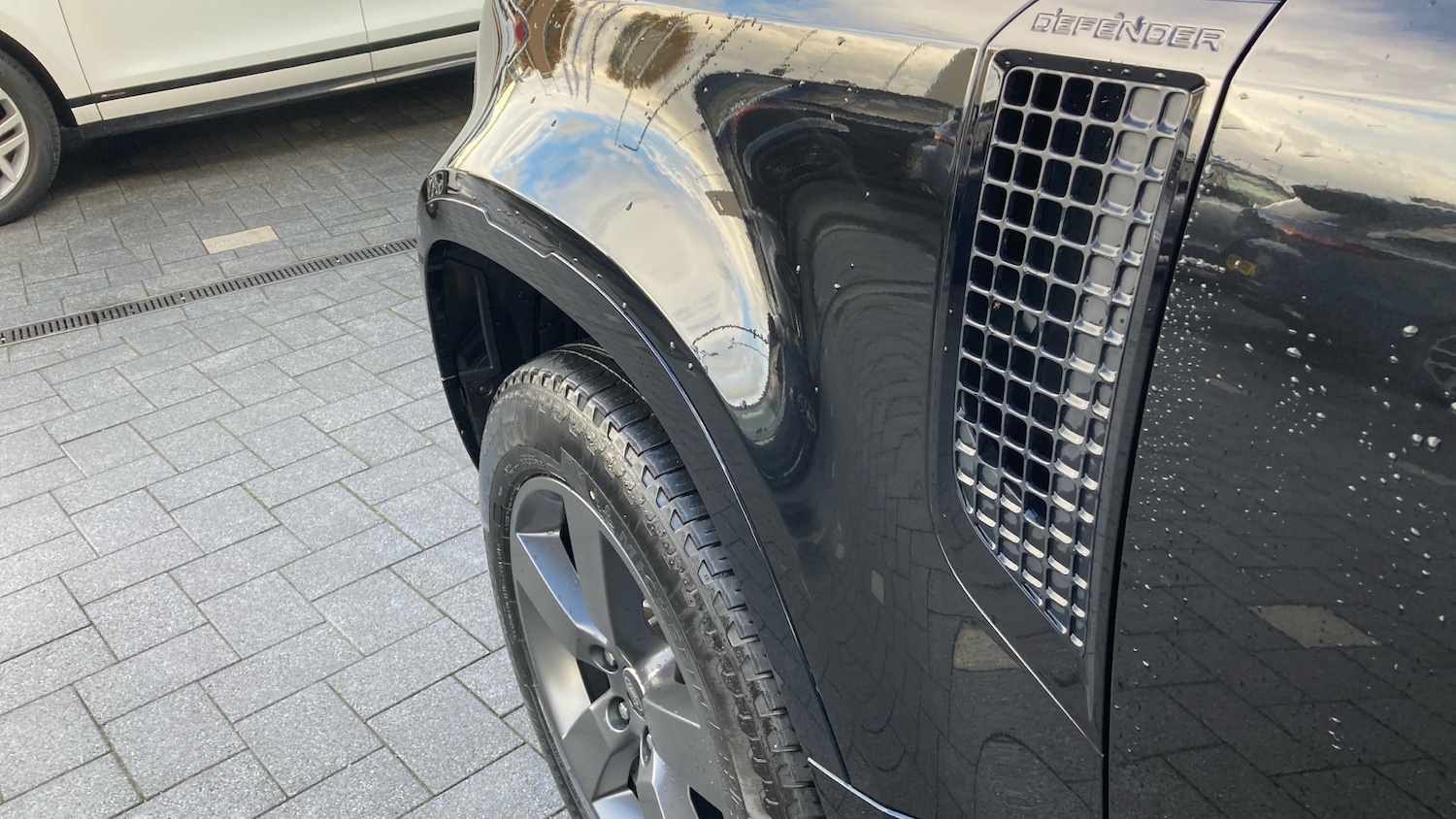 Used Land Rover Defender 2024 for sale - 76565297: Photo 20