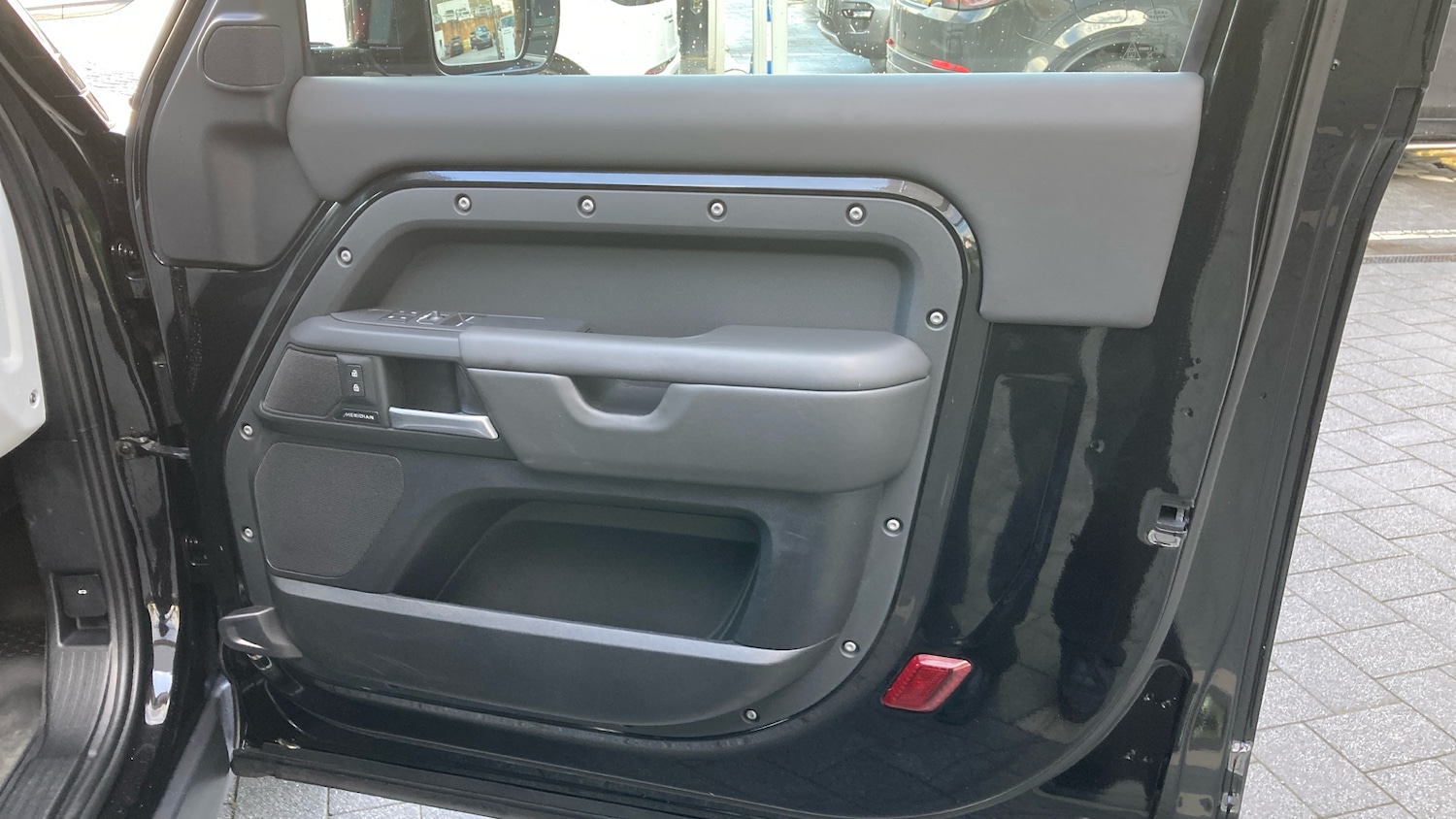 Used Land Rover Defender 2024 for sale - 76565297: Photo 25