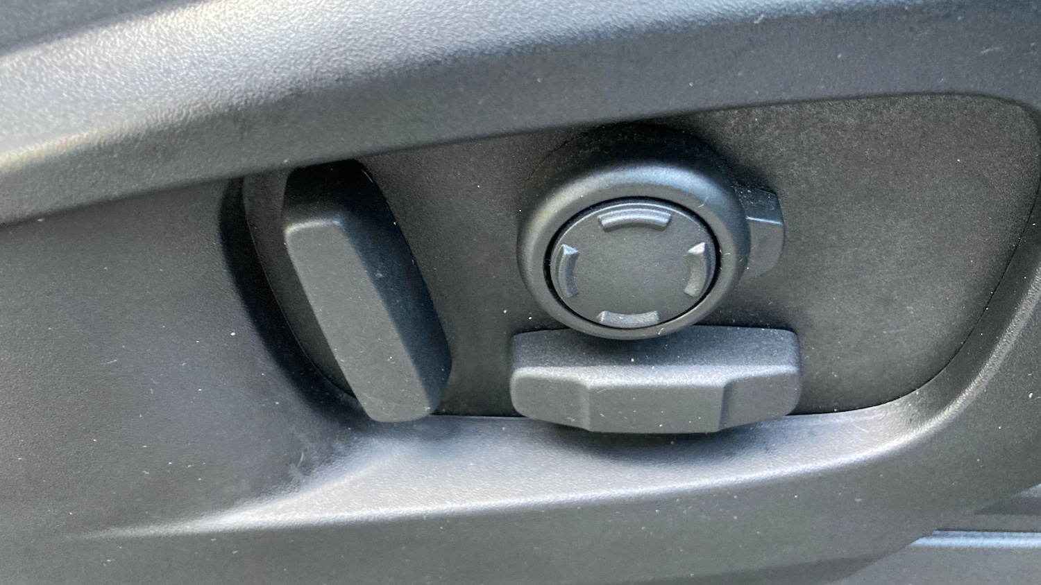 Used Land Rover Defender 2024 for sale - 76565297: Photo 26