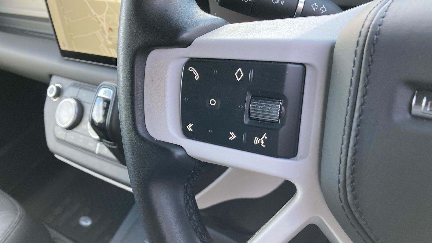 Used Land Rover Defender 2024 for sale - 76565297: Photo 27