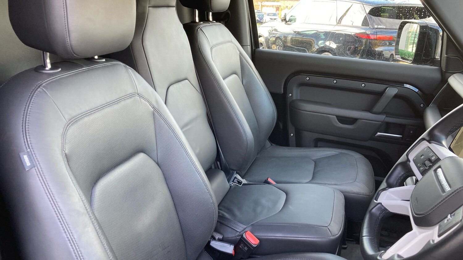 Used Land Rover Defender 2024 for sale - 76565297: Photo 35