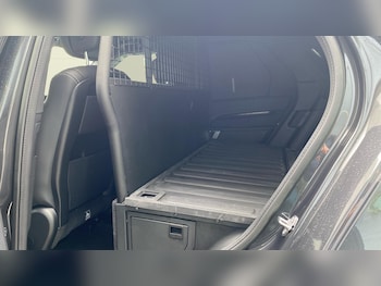 Used Land Rover Discovery 2023 for sale - 78092562: Photo